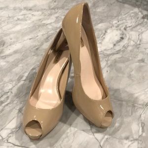 Tahari Regal Peep Toe Leather Heels - Nude - 7M